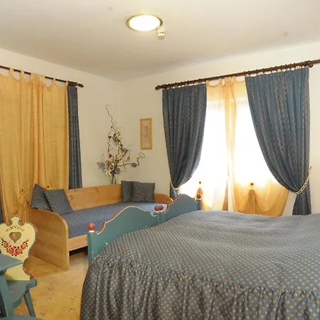 Eden מלון 3*